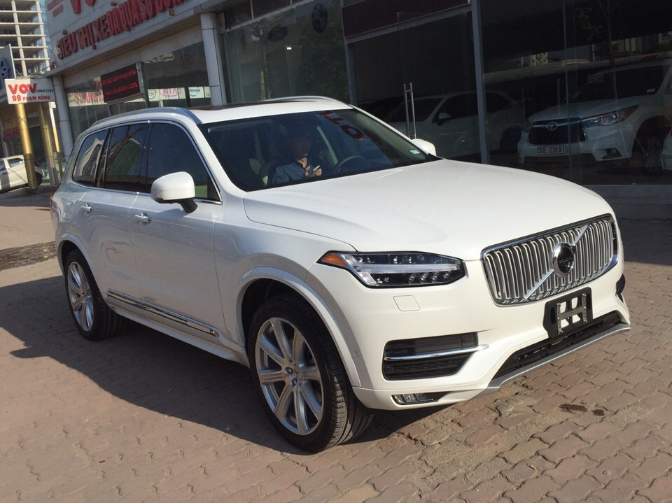 Volvo XC90 T6 Incription 2015 - Cần bán Volvo XC90 T6 Incription đời 2015, màu trắng, nhập khẩu nguyên chiếc