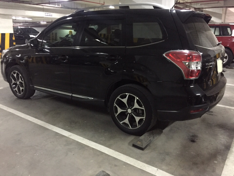 Subaru Forester FXT 2013 - Bán xe Subaru Forester FXT đời 2013, màu đen, xe nhập, xe nhà đi. Lh: 0931416628