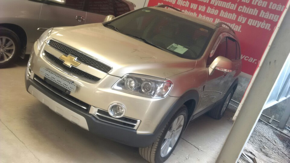 Chevrolet Captiva LTZ 2011 - Bán ô tô Chevrolet Captiva LTZ sản xuất 2011, màu vàng, giá tốt