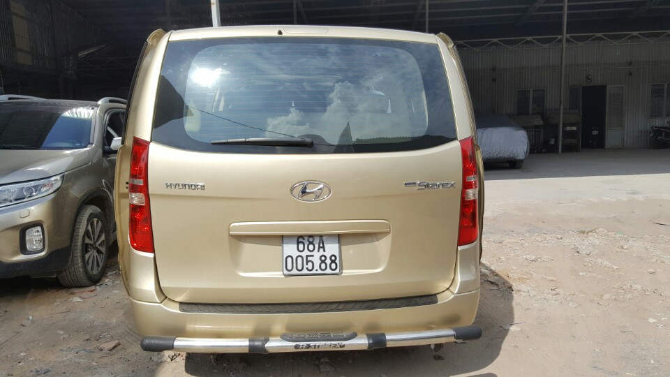 Hyundai Starex 2.5MT 2012 - Bán Hyundai Starex 2012 nhập HQ máy dầu, màu vàng cát