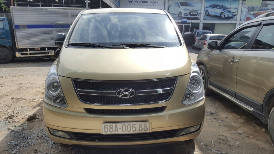 Hyundai Starex 2.5MT 2012 - Bán Hyundai Starex 2012 nhập HQ máy dầu, màu vàng cát