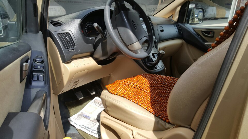 Hyundai Starex 2.5MT 2012 - Bán Hyundai Starex 2012 nhập HQ máy dầu, màu vàng cát