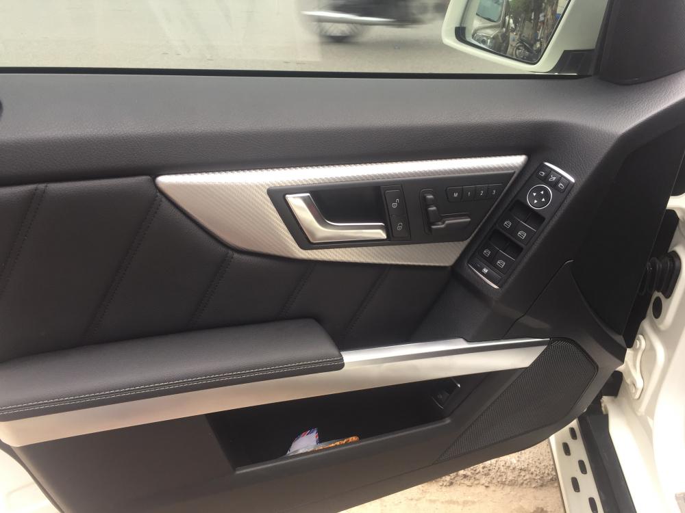 Mercedes-Benz GLK 250 AMG 2015 - Cần bán lại xe Mercedes GLK250 AMG sản xuất 2015, màu trắng