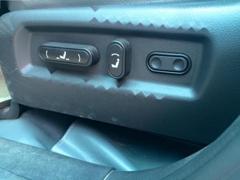 Hyundai Santa Fe 2011 - Bán xe Hyundai Santa Fe đời 2011, màu bạc, nhập khẩu nguyên chiếc 