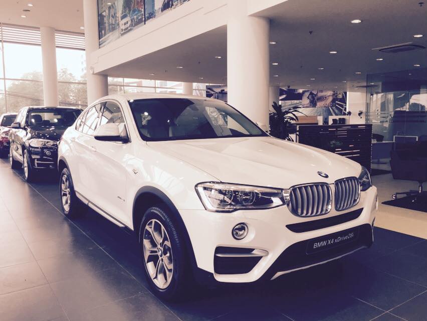 BMW X4 xDrive20i 2017 - Bán xe BMW X4 xDrive20i đời 2017, màu trắng, nhập khẩu nguyên chiếc