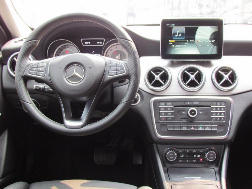 Mercedes-Benz GL Mercedes A200 AT 2016 - Mercedes GLA200 AT 2016