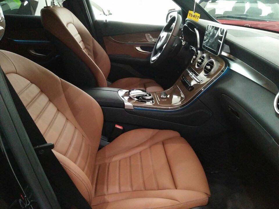 Mercedes-Benz GLC GLC 250 2017 - Bán Mercedes GLC 250 đời 2017, màu đen