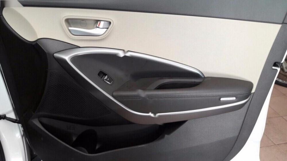 Hyundai Santa Fe 4WD 2016 - Cần bán xe Hyundai Santa Fe 4WD đời 2016, màu trắng