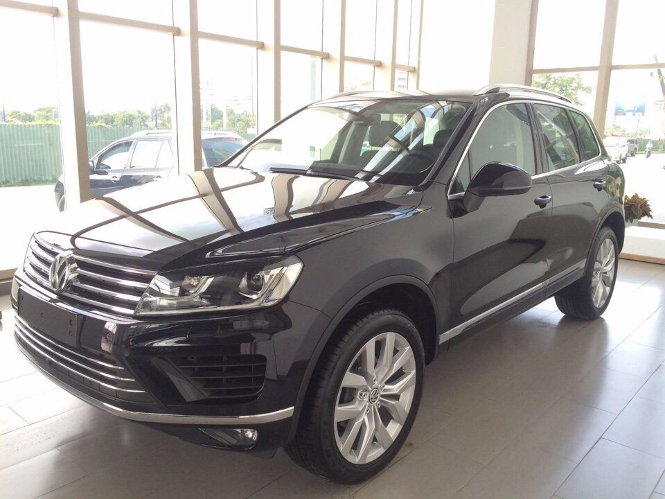 Volkswagen Touareg GP 2014 - VW Việt Nam bán Volkswagen Touareg GP đời 2014, màu đen, xe nhập mới 100%, cam kết giá tốt. LH Hương: 0902.608.293