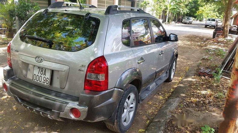 Hyundai Tucson   2009 - Bán xe cũ Hyundai Tucson sản xuất 2009, màu bạc số tự động