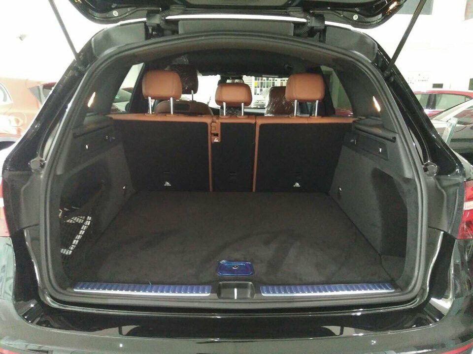 Mercedes-Benz GLC GLC 250 2017 - Bán Mercedes GLC 250 đời 2017, màu đen