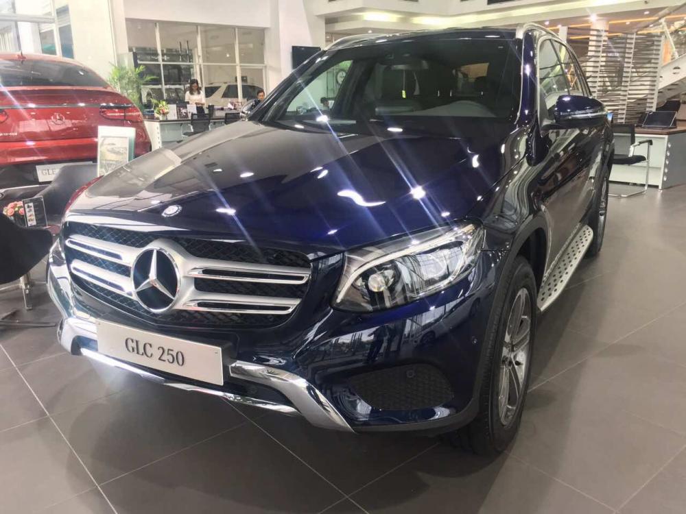 Mercedes-Benz GLC  250 2017 - Bán xe Mercedes GLC 250 màu xanh, sản xuất 2017 giá tốt