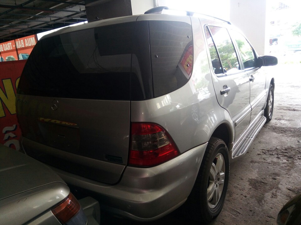 Mercedes-Benz ML 350 2004 - Bán ô tô Mercedes 350 đời 2004, màu bạc, nhập khẩu Nguyên chiếc