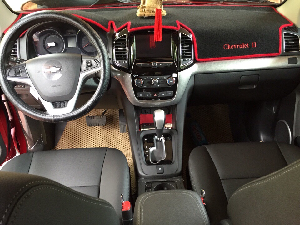 Cần bán lại xe Chevrolet Captiva Revv LTZ 2.4 AT đời 2017, màu đỏ xe ...