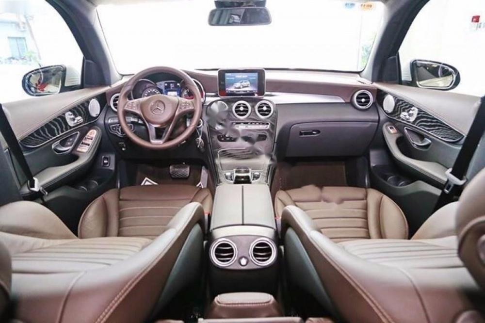 Mercedes-Benz Smart GLC 300 4Matic 2017 - Bán ô tô Mercedes GLC 300 4Matic 2017, màu trắng