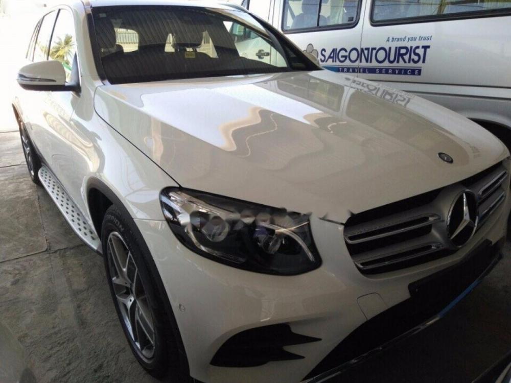 Mercedes-Benz Smart GLC 300 4Matic 2017 - Bán ô tô Mercedes GLC 300 4Matic 2017, màu trắng