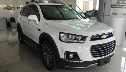 Chevrolet Captiva 2.4AT 2017 - Cần bán Chevrolet Captiva 2017, màu trắng giá cạnh tranh