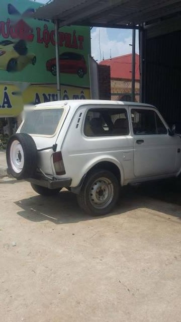 Lada Niva1600 1981 - Cần bán xe Lada Niva1600 đời 1981, màu trắng