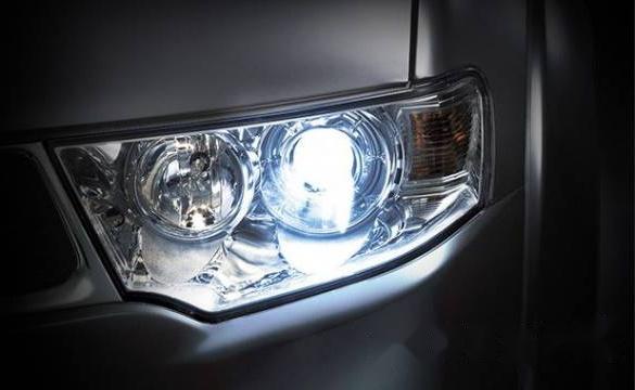 Mitsubishi Pajero 2017 - Bán xe Mitsubishi Pajero đời 2017, màu trắng, giá tốt