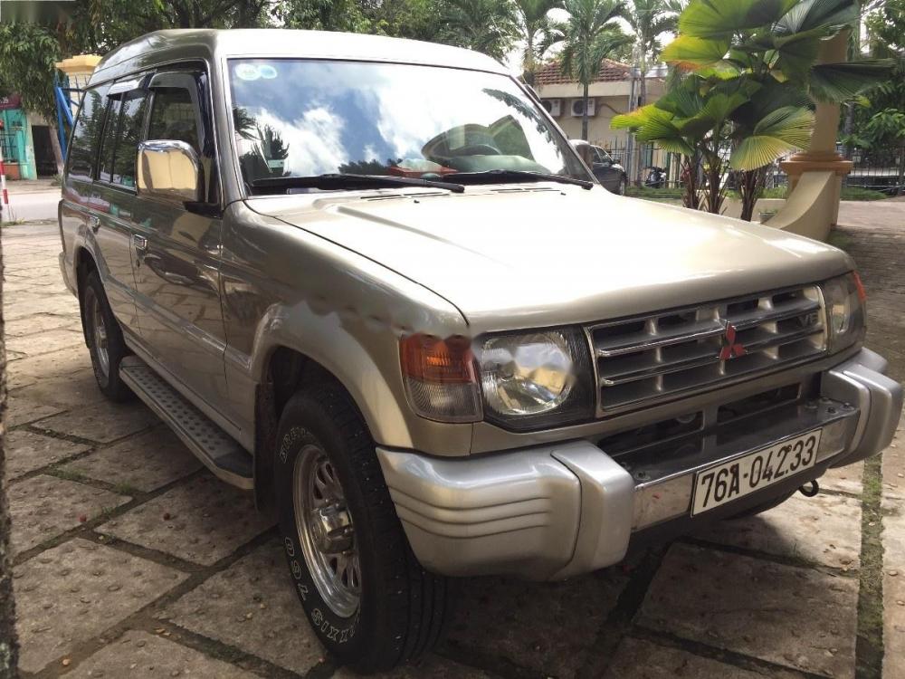 Mitsubishi Pajero 3.0 2003 - Bán Mitsubishi Pajero 3.0 đời 2003, màu bạc 