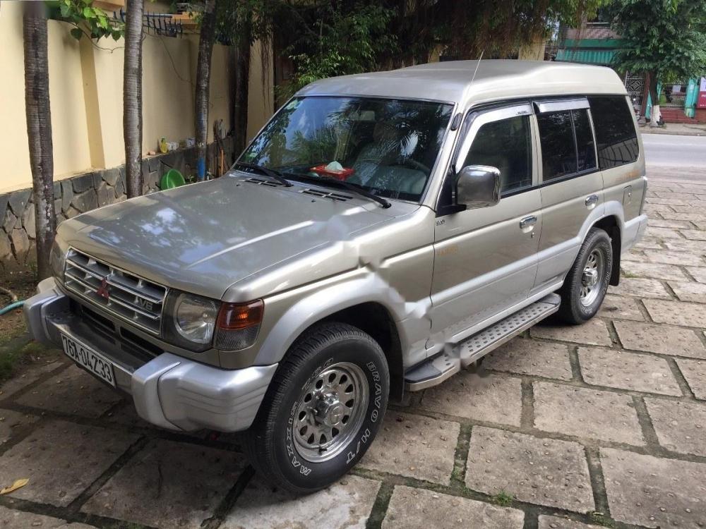 Mitsubishi Pajero 3.0 2003 - Bán Mitsubishi Pajero 3.0 đời 2003, màu bạc 