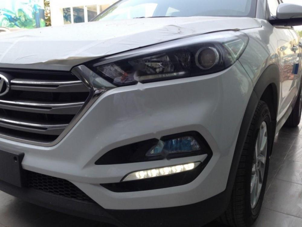 Hyundai Tucson 2.0 AT 2017 - Bán Hyundai Tucson 2.0 AT năm 2017, màu trắng 