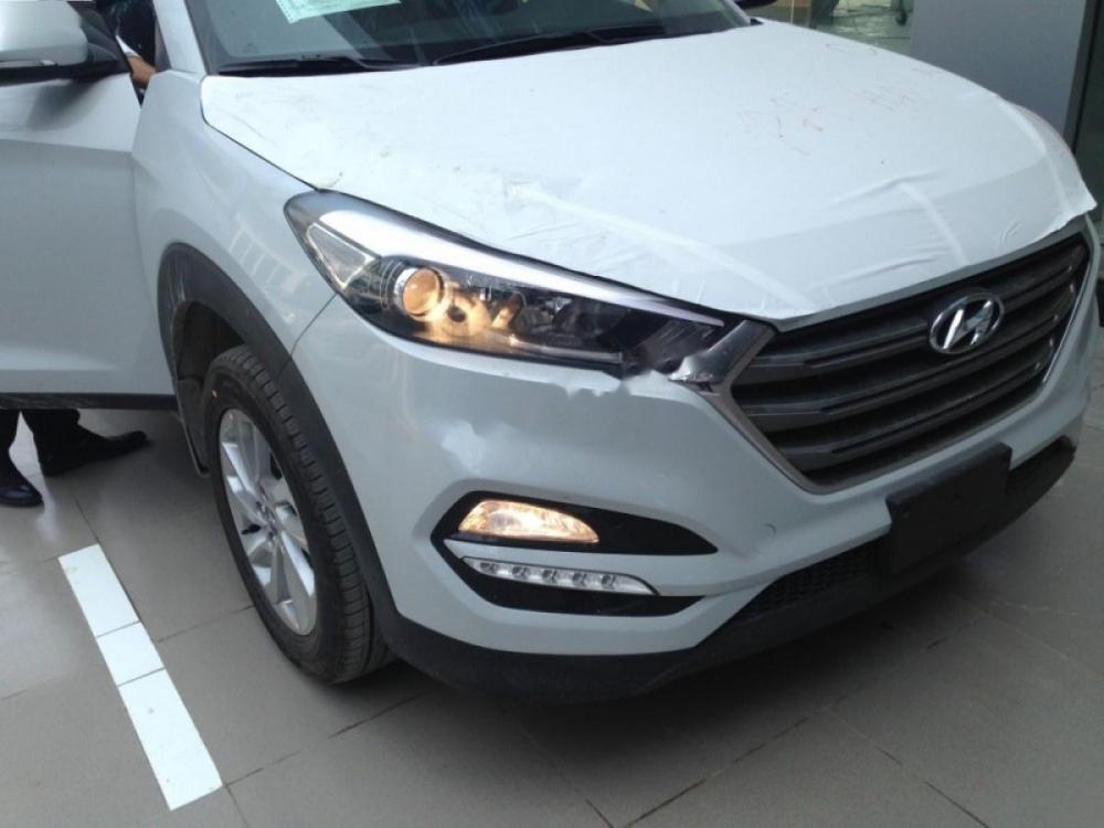 Hyundai Tucson 2.0 AT 2017 - Bán Hyundai Tucson 2.0 AT năm 2017, màu trắng 