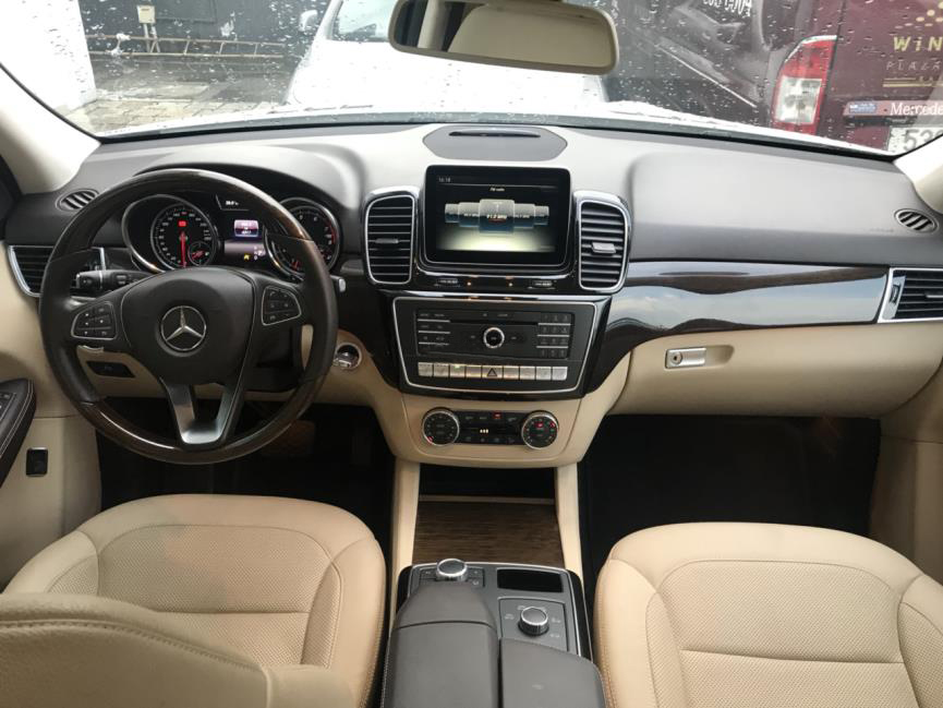 Mercedes-Benz GLE-Class GLE400 4Matic Exclusive 2017 - Bán Mercedes GLE400 4 Matic Exclusive 2017 cũ chính hãng, chỉ với 1 tỷ 100 nhận xe