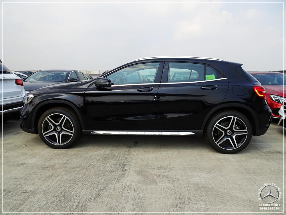 Mercedes-Benz GLA-Class GLA250 2018 - Bán Mercedes-Benz GLA 250 4 Matic - Xe SUV nhập khẩu - Hỗ trợ bank 80% - Ưu đãi lớn Tết 2020- LH: 0919 528 520