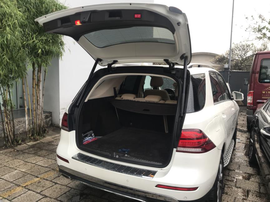 Mercedes-Benz GLE-Class GLE400 4Matic Exclusive 2017 - Bán Mercedes GLE400 4 Matic Exclusive 2017 cũ chính hãng, chỉ với 1 tỷ 100 nhận xe