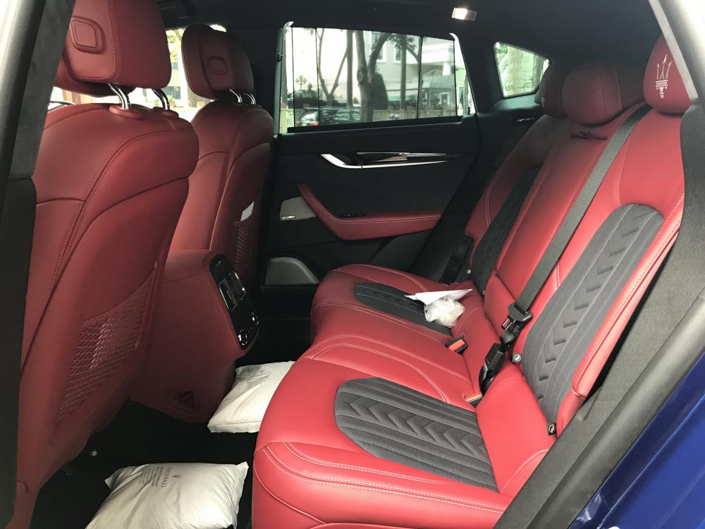 Maserati SQ4 2018 - Siêu Phẩm Maserati Levante SQ4 mới, bán xe Maserati Levante phiên bản sang trọng, giá bán xe Maserati Levante S mới
