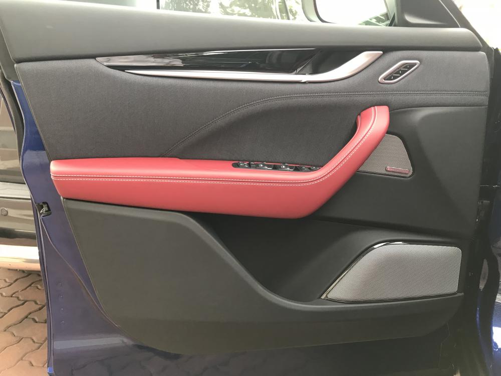 Maserati SQ4 2018 - Siêu Phẩm Maserati Levante SQ4 mới, bán xe Maserati Levante phiên bản sang trọng, giá bán xe Maserati Levante S mới