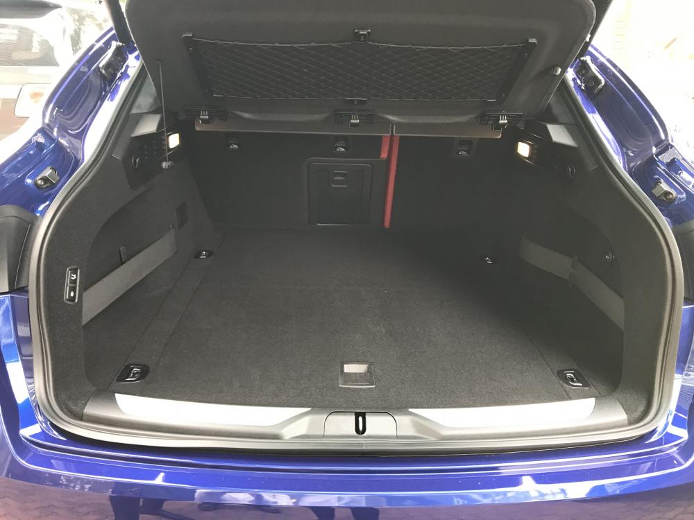 Maserati SQ4 2018 - Siêu Phẩm Maserati Levante SQ4 mới, bán xe Maserati Levante phiên bản sang trọng, giá bán xe Maserati Levante S mới