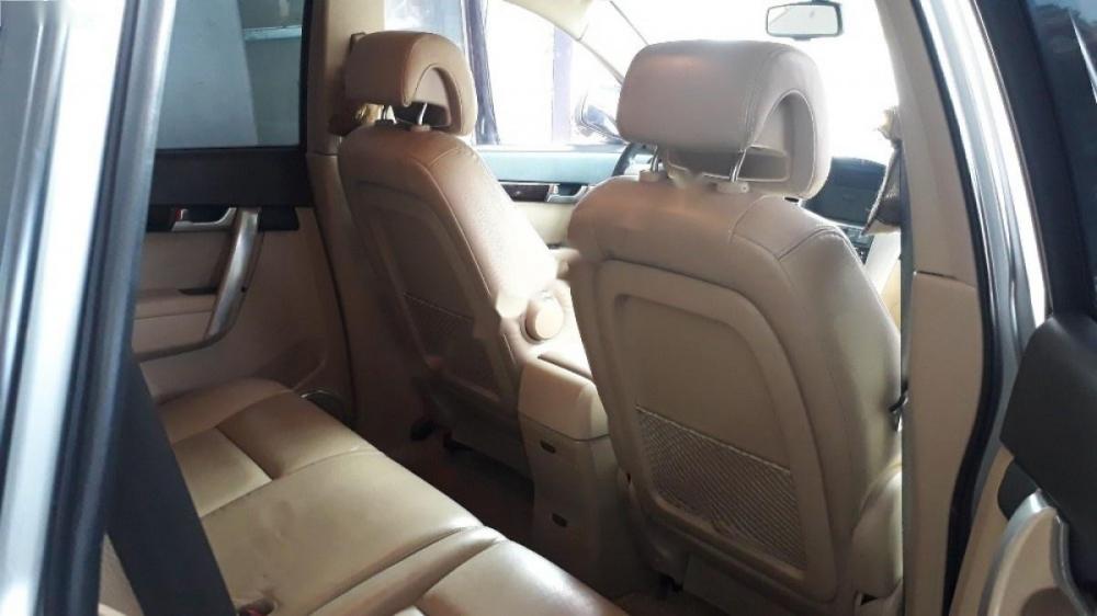 Chevrolet Captiva LT 2007 - Cần bán gấp Chevrolet Captiva LT đời 2007, màu bạc số sàn