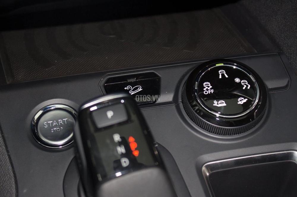 Peugeot 5008 2018 - Peugeot Tây Ninh bán xe Peugeot 5008 dòng xe 7 chỗ gầm cao màu đen mới 100%