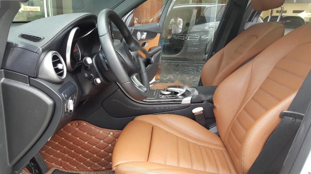 Mercedes-Benz Smart GLC 300 2017 - Cần bán gấp Mercedes GLC 300 đời 2017, màu trắng