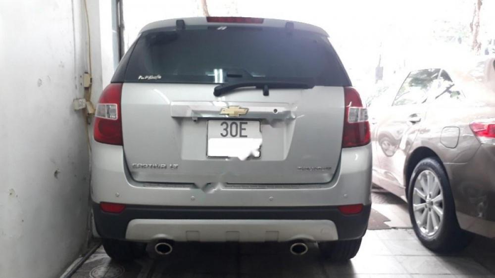 Chevrolet Captiva LT 2007 - Cần bán gấp Chevrolet Captiva LT đời 2007, màu bạc số sàn