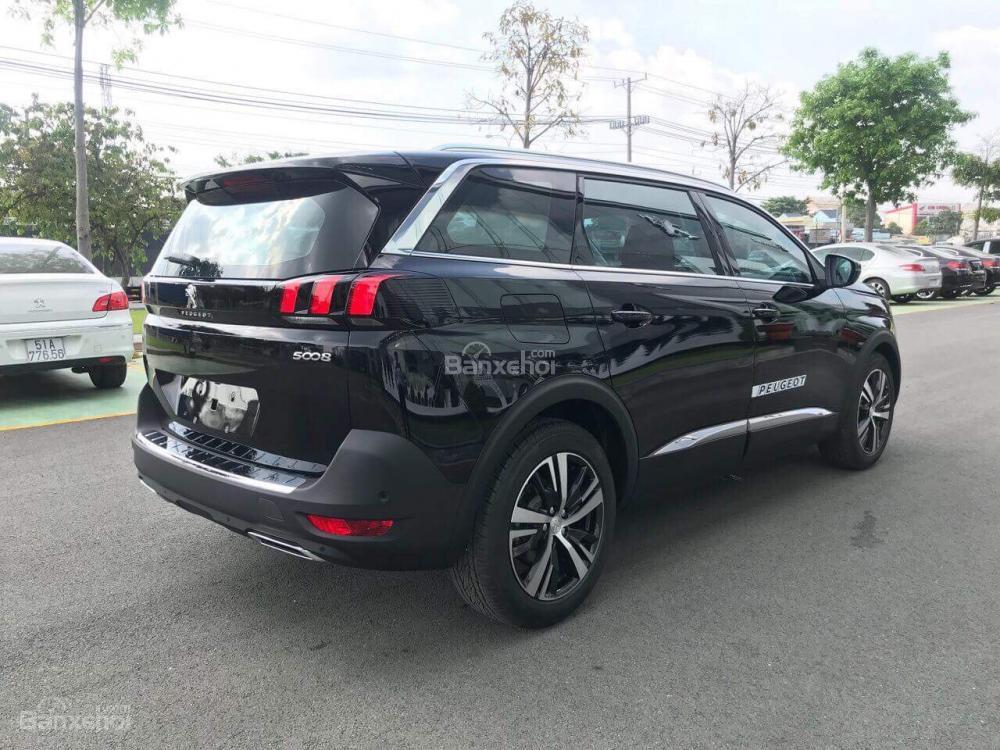 Peugeot 5008 2018 - Peugeot Tây Ninh bán xe Peugeot 5008 dòng xe 7 chỗ gầm cao màu đen mới 100%