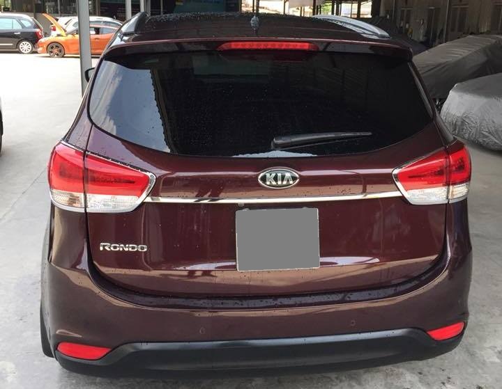 Kia Rondo GAT 2016 - Muốn bán Kia Rondo 2016 GAT màu đỏ đô, đặt hãng mua mới, đi từ đó