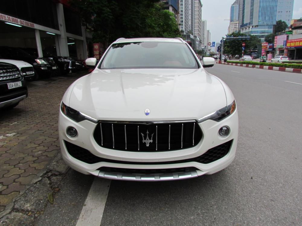 Maserati 2017 - Bán Maserati Levante Model 2017, nhập, lướt