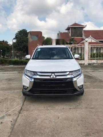 Mitsubishi Outlander 2018 - Bán ô tô Mitsubishi Outlander sản xuất 2018, màu trắng, 807tr