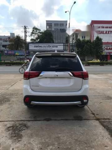 Mitsubishi Outlander 2018 - Bán ô tô Mitsubishi Outlander sản xuất 2018, màu trắng, 807tr