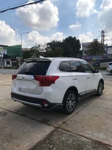 Mitsubishi Outlander 2018 - Bán ô tô Mitsubishi Outlander sản xuất 2018, màu trắng, 807tr