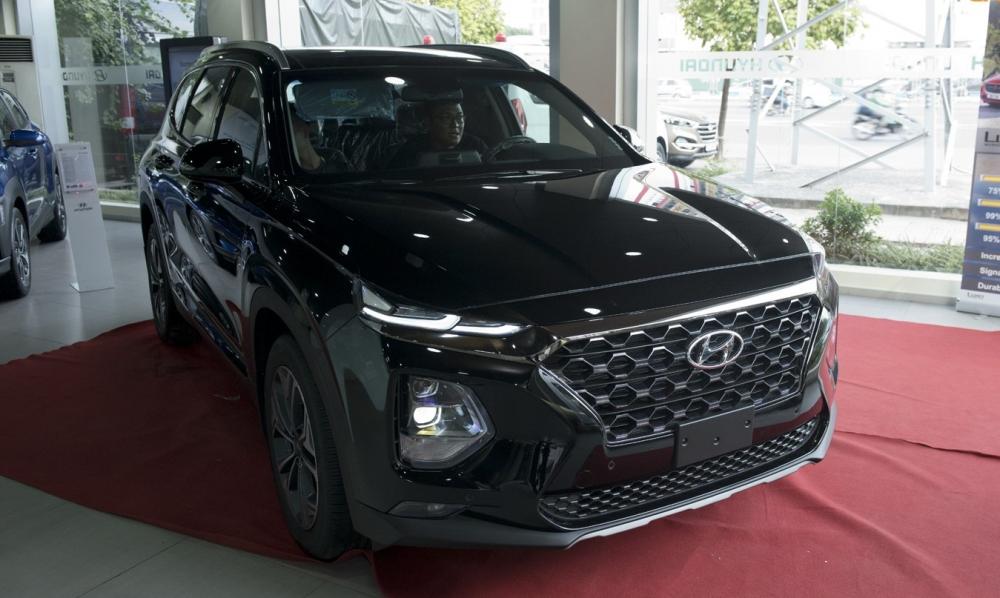 Hyundai Santa Fe 2019 được trưng bày tại các đại lý từ ngày 04/11.