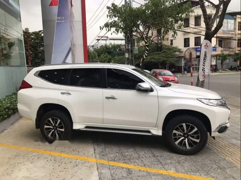 Mitsubishi Pajero Sport 4x2 AT 2018 - Bán ô tô Mitsubishi Pajero Sport 4x2 AT 2018, màu trắng, nhập khẩu