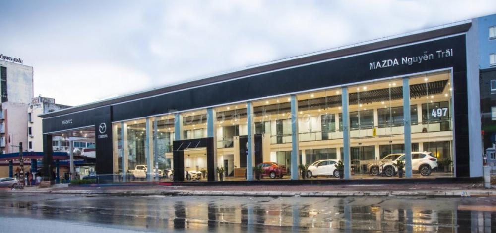 Khuôn viên bên ngoài của Mazda Nguyễn Trãi Khuôn viên bên ngoài của Mazda Nguyễn Trãi