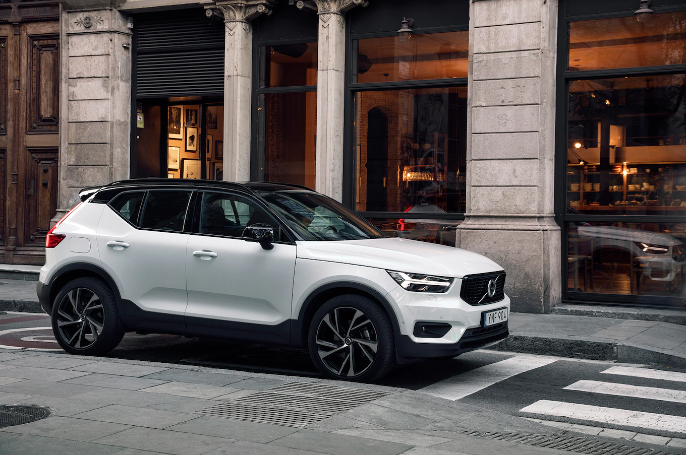 Volvo XC40 nhập khẩu nguyên chiếc về Việt Nam a1