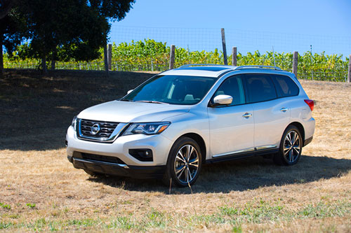 10 xe SUV 7 chỗ giá rẻ tốt nhất: Nissan Pathfinder.