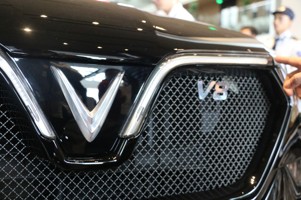 Khám phá chi tiết mẫu SUV VinFast LUX V8 tại Việt Nam 3.