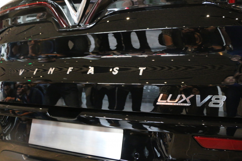 Khám phá chi tiết mẫu SUV VinFast LUX V8 tại Việt Nam 5.